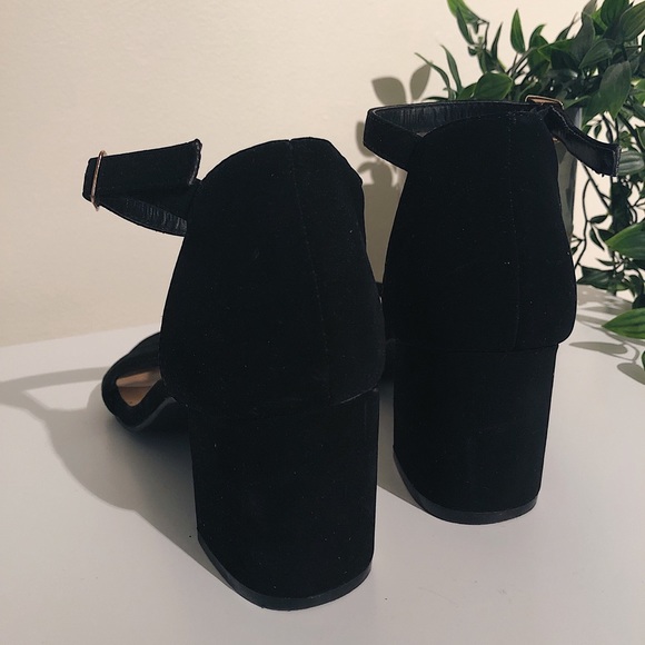 Bamboo Velvet Ankle Strap Block Heel with Buckle 6.5M - Picture 2 of 6